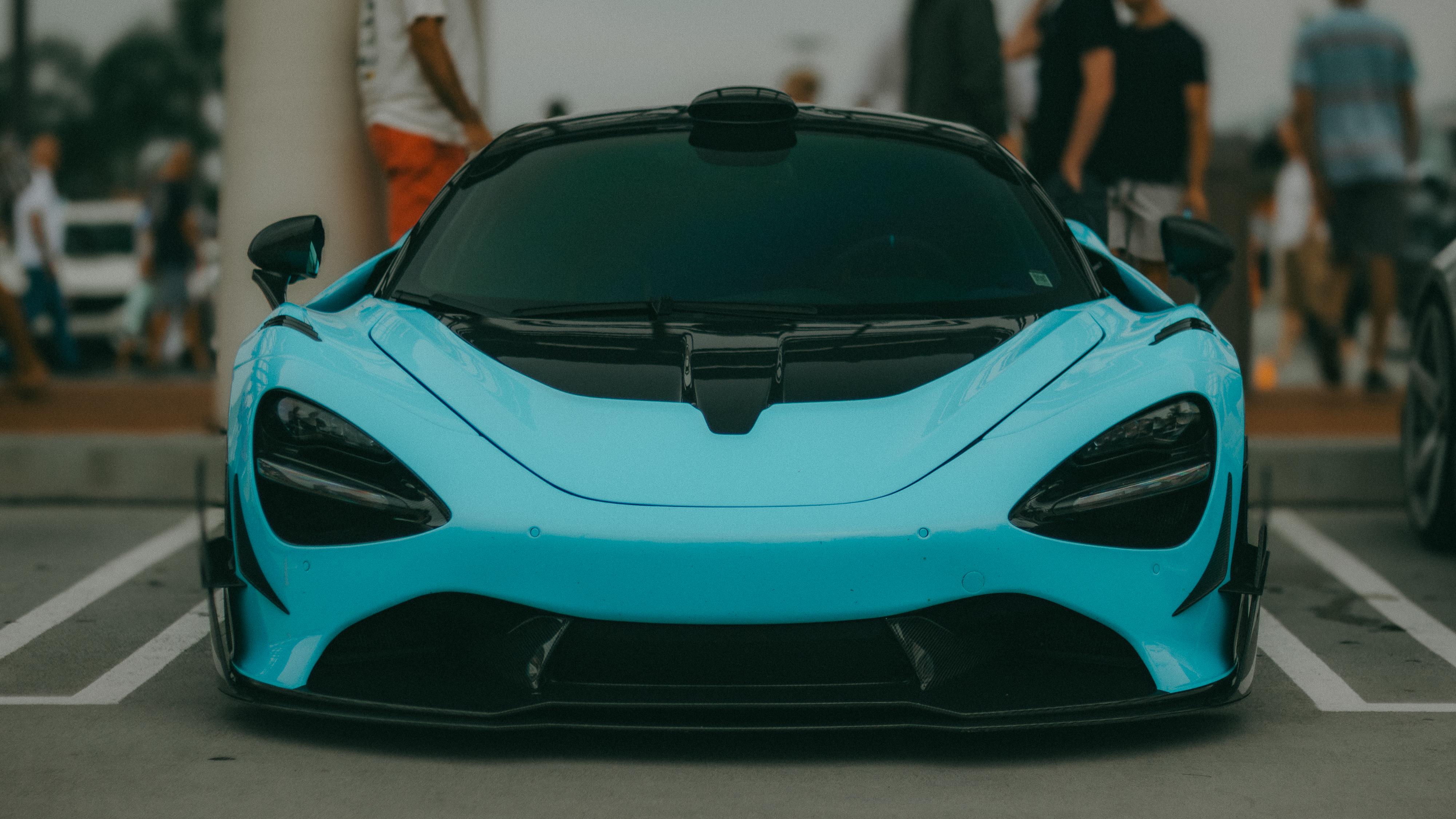 McLaren 760 light blue